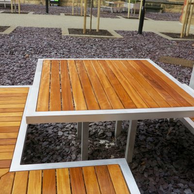 Campus street furniture table. Aluminium and Iroko hard wood table
